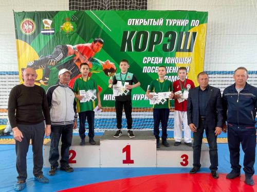 Осиново бистәсенең 7нче спорт мәктәбендә күп тапкырлар Сабантуйларында җиңү яулаган Миндубаев Илдар Нурислам улы истәлегенә багышланган яшьләр арасында көрәш турниры