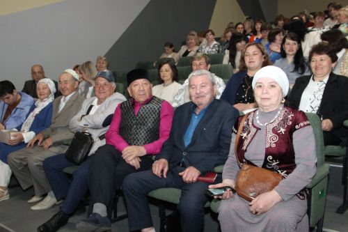 Бүген Яшел Үзәндә күренекле якташыбыз, язучы Фаил Шәфигуллинның тууына 85 ел тулуга багышланган искә алу кичәсе узды