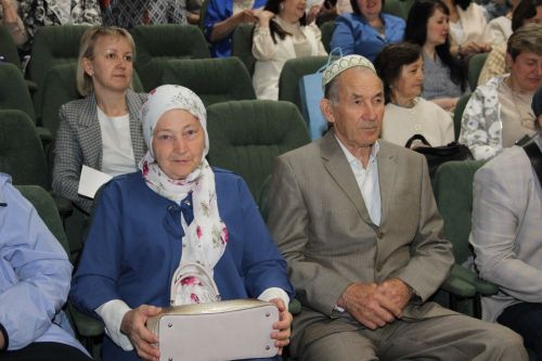 Бүген Яшел Үзәндә күренекле якташыбыз, язучы Фаил Шәфигуллинның тууына 85 ел тулуга багышланган искә алу кичәсе узды