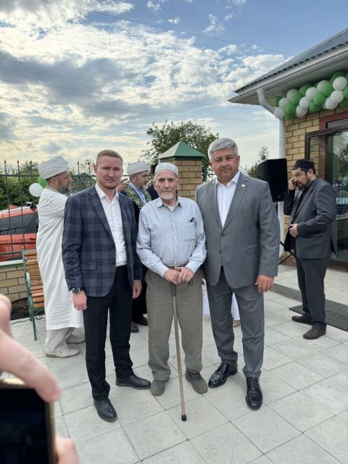 Яшел Үзәннең "Тынычлык" мәчете территориясендә чишмә ачылышы