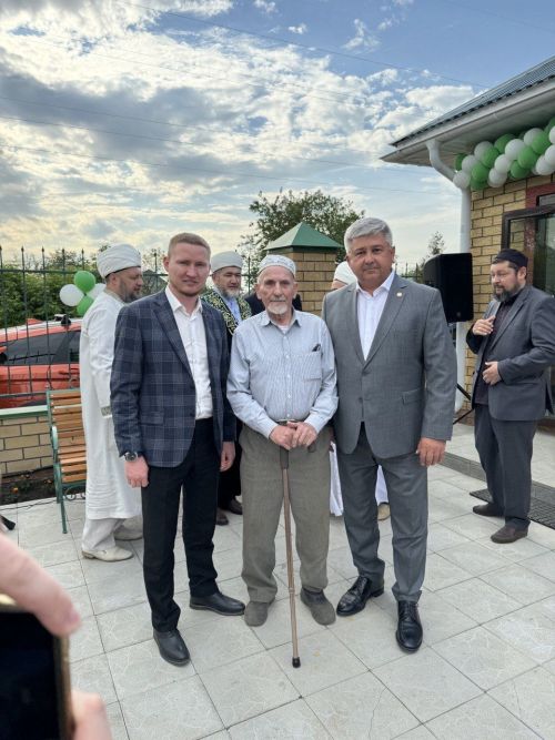 Яшел Үзәннең "Тынычлык" мәчете территориясендә чишмә ачылышы