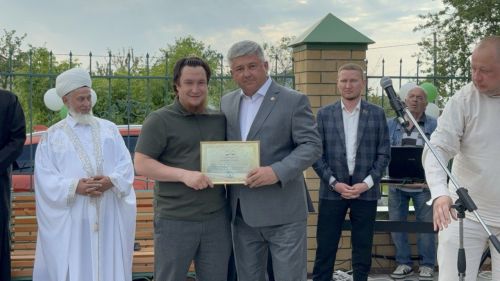 Яшел Үзәннең "Тынычлык" мәчете территориясендә чишмә ачылышы