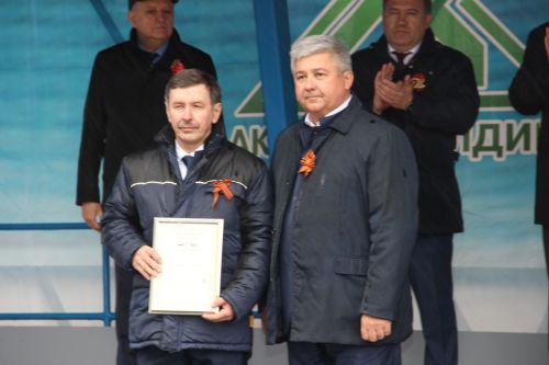 A.М Горький исемендәге Яшел Үзән заводында тантаналы рәвештә «ВИКТОР ВЕЛИКИЙ»  Патруль кораблен һәм «ТАЙФУН» кече ракета корабын суга төшерделәр