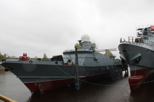 A.М Горький исемендәге Яшел Үзән заводында тантаналы рәвештә «ВИКТОР ВЕЛИКИЙ»  Патруль кораблен һәм «ТАЙФУН» кече ракета корабын суга төшерделәр