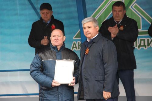 A.М Горький исемендәге Яшел Үзән заводында тантаналы рәвештә «ВИКТОР ВЕЛИКИЙ»  Патруль кораблен һәм «ТАЙФУН» кече ракета корабын суга төшерделәр