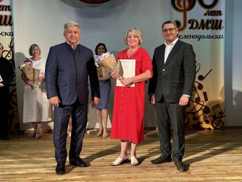 Медицина хезмәткәрләрен котладылар