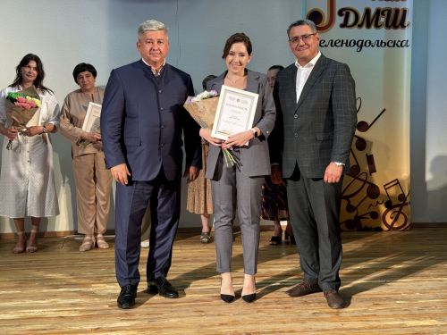 Медицина хезмәткәрләрен котладылар