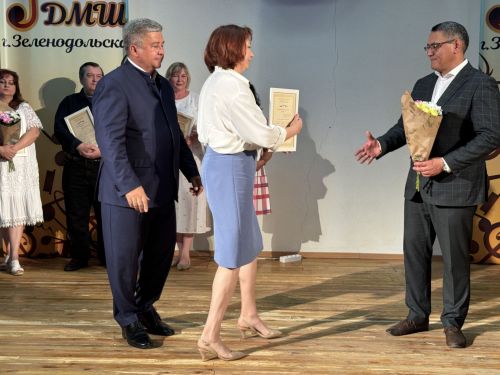 Медицина хезмәткәрләрен котладылар