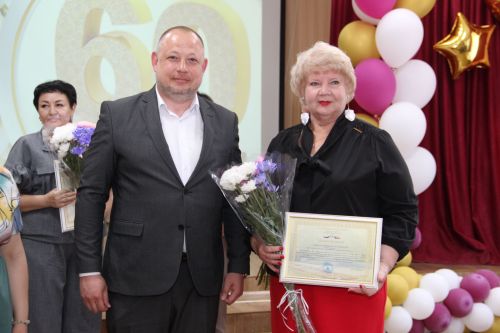 14нче лицейга 60 яшь