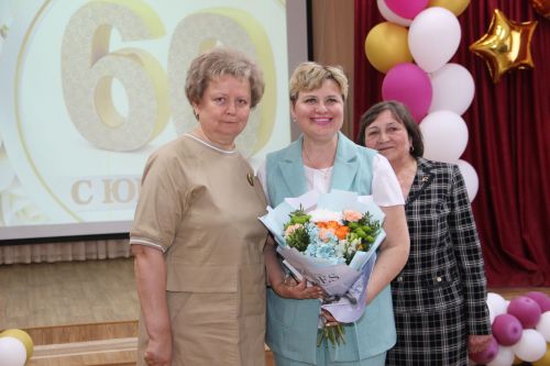 14нче лицейга 60 яшь