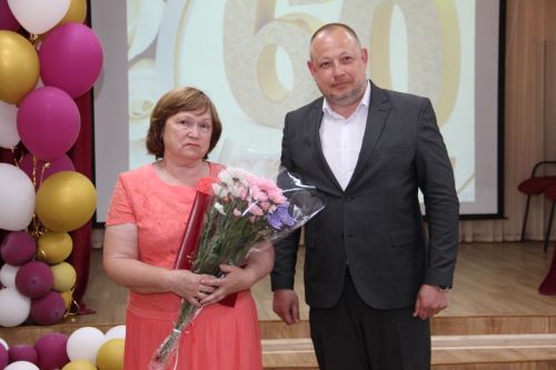 14нче лицейга 60 яшь