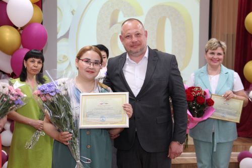 14нче лицейга 60 яшь