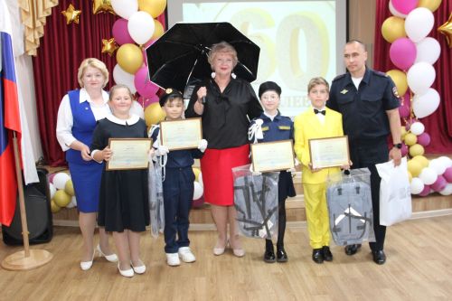 14нче лицейга 60 яшь