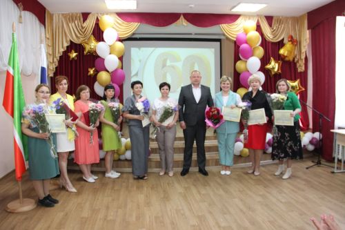 14нче лицейга 60 яшь