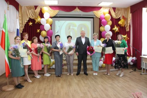 14нче лицейга 60 яшь