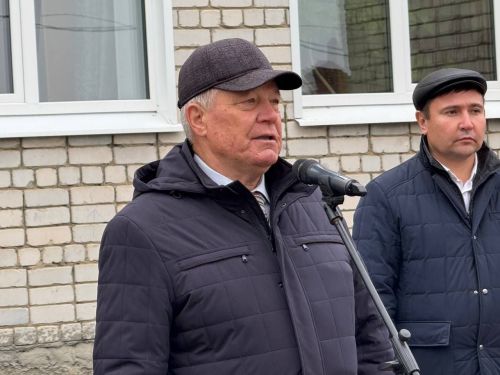 Яшел Үзән районы «Ленин» исемендәге колхозны җитәкләгән Тәлгать Әшрафҗан улы Гыйниятуллинга бюст ачу тантанасы