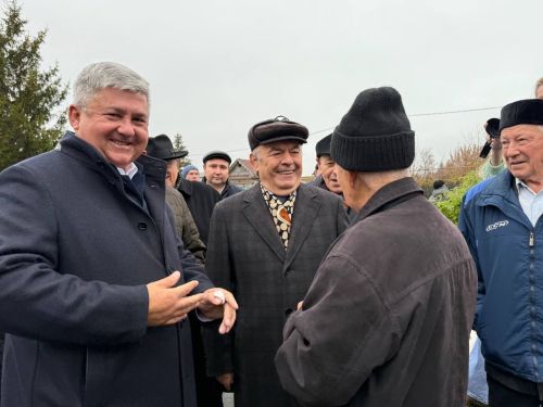 Яшел Үзән районы «Ленин» исемендәге колхозны җитәкләгән Тәлгать Әшрафҗан улы Гыйниятуллинга бюст ачу тантанасы