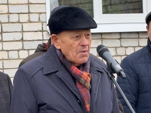 Яшел Үзән районы «Ленин» исемендәге колхозны җитәкләгән Тәлгать Әшрафҗан улы Гыйниятуллинга бюст ачу тантанасы