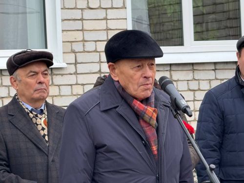 Яшел Үзән районы «Ленин» исемендәге колхозны җитәкләгән Тәлгать Әшрафҗан улы Гыйниятуллинга бюст ачу тантанасы