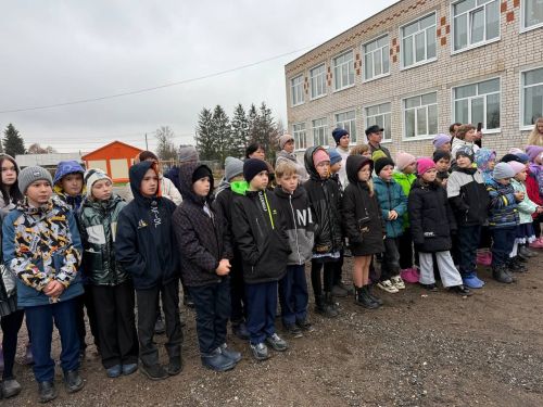 Яшел Үзән районы «Ленин» исемендәге колхозны җитәкләгән Тәлгать Әшрафҗан улы Гыйниятуллинга бюст ачу тантанасы