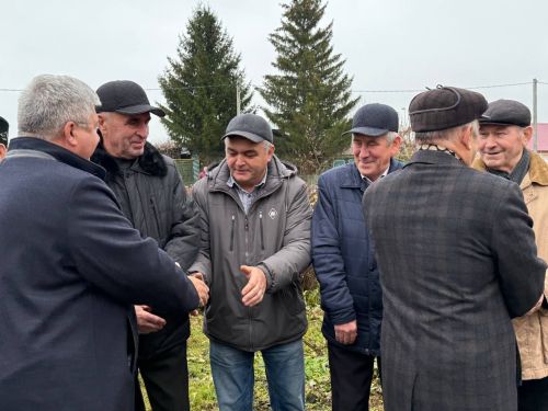 Яшел Үзән районы «Ленин» исемендәге колхозны җитәкләгән Тәлгать Әшрафҗан улы Гыйниятуллинга бюст ачу тантанасы
