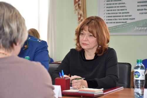 ТР балалар хокуклары буенча вәкаләтле вәкил Светлана Захарова гражданнарны кабул итә