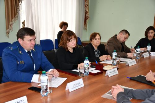 ТР балалар хокуклары буенча вәкаләтле вәкил Светлана Захарова гражданнарны кабул итә