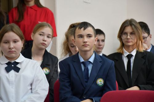 Әйшә гимназиясендә МХО катнашучылары белән «Батырлык дәресе»