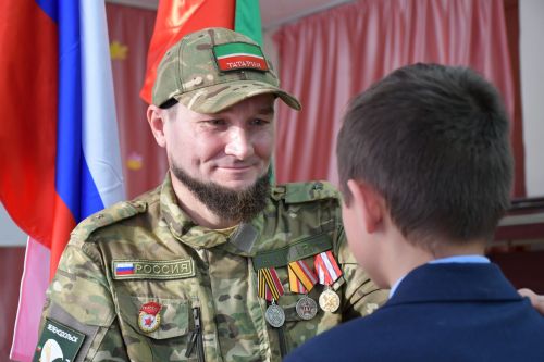 Әйшә гимназиясендә МХО катнашучылары белән «Батырлык дәресе»