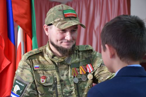 Әйшә гимназиясендә МХО катнашучылары белән «Батырлык дәресе»