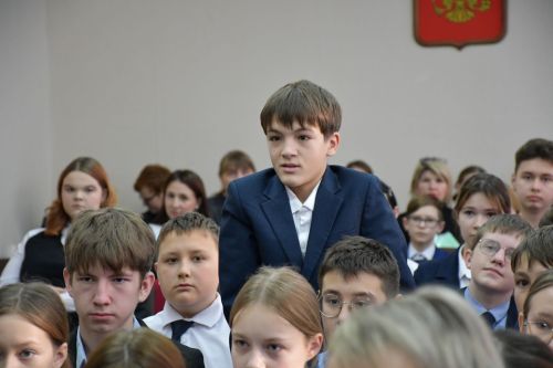 Әйшә гимназиясендә МХО катнашучылары белән «Батырлык дәресе»