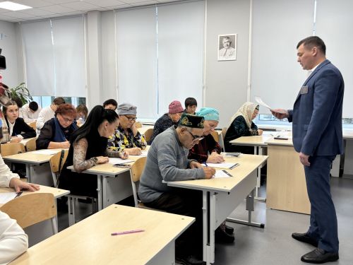 5нче гимназиядә "Татарча диктан" акциясе узды
