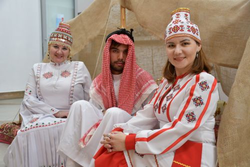 Яшел Үзәндә Татарстан халыклары фестивале