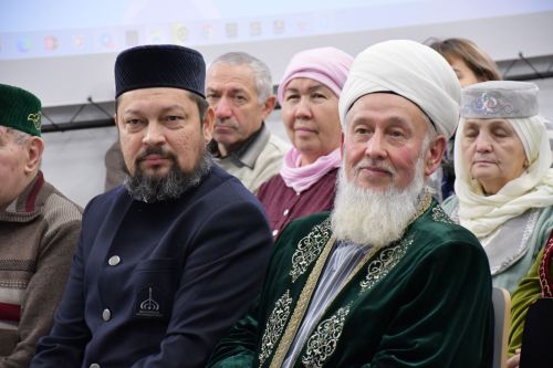 Яшел Үзәндә Татарстан халыклары фестивале