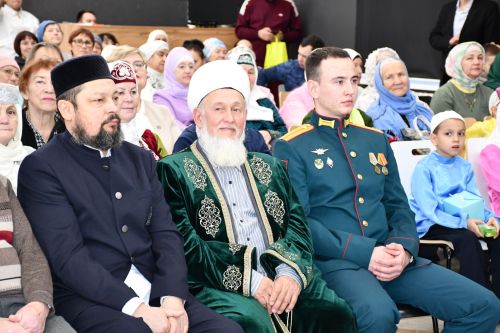 Яшел Үзәндә Татарстан халыклары фестивале