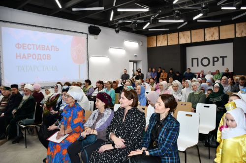 Яшел Үзәндә Татарстан халыклары фестивале