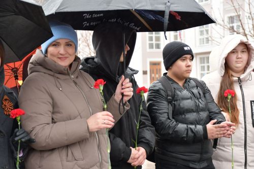 Яшел Үзәндә Музыкаль театр янәшәсендәге мәйданда реставрациядән соң Ленин һәйкәленең ачылышы