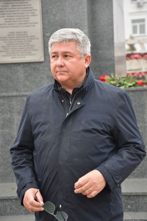 Яшел Үзәндә Музыкаль театр янәшәсендәге мәйданда реставрациядән соң Ленин һәйкәленең ачылышы