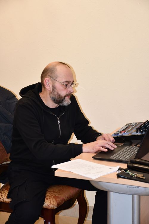 Яшел Үзәннең ЗАГС бүлегендә «Әниләр көне» уңаеннан күп балалы гаиләләрне котладылар.
