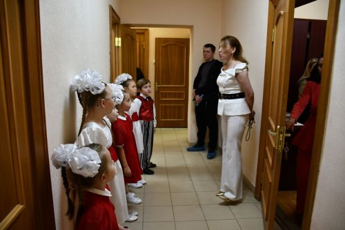 Яшел Үзәннең ЗАГС бүлегендә «Әниләр көне» уңаеннан күп балалы гаиләләрне котладылар.