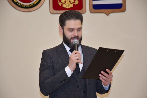 Яшел Үзәннең ЗАГС бүлегендә «Әниләр көне» уңаеннан күп балалы гаиләләрне котладылар.