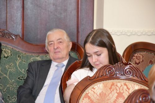Яшел Үзәннең ЗАГС бүлегендә «Әниләр көне» уңаеннан күп балалы гаиләләрне котладылар.