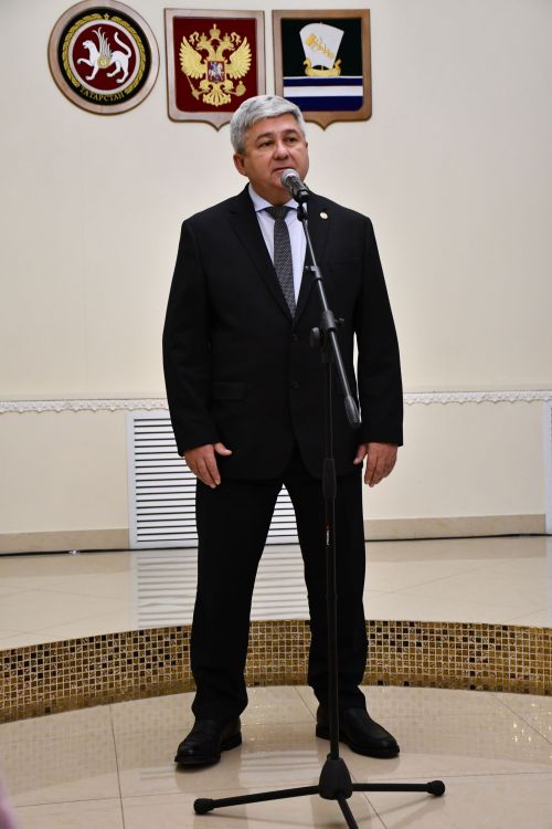 Яшел Үзәннең ЗАГС бүлегендә «Әниләр көне» уңаеннан күп балалы гаиләләрне котладылар.