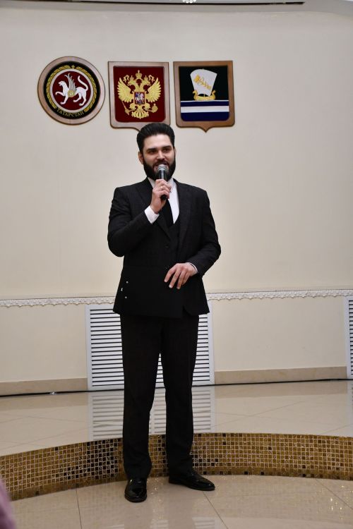 Яшел Үзәннең ЗАГС бүлегендә «Әниләр көне» уңаеннан күп балалы гаиләләрне котладылар.