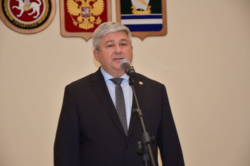 Яшел Үзәннең ЗАГС бүлегендә «Әниләр көне» уңаеннан күп балалы гаиләләрне котладылар.