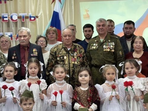 Яшел Үзәннең "Созвездие" 10нчы балалар бакчасында Бөек Җиңүнең 80 еллык юбилеена һәм "Ватанны саклаучылар" елының рәсми ачылышына багышланган чара