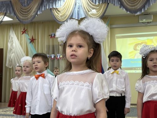 Яшел Үзәннең "Созвездие" 10нчы балалар бакчасында Бөек Җиңүнең 80 еллык юбилеена һәм "Ватанны саклаучылар" елының рәсми ачылышына багышланган чара