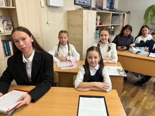 Яшел Үзәннең 3нче гимназиясендә «Үз халкын данлаган татарлар» Бөтенроссия фәнни-гамәли конференциясе