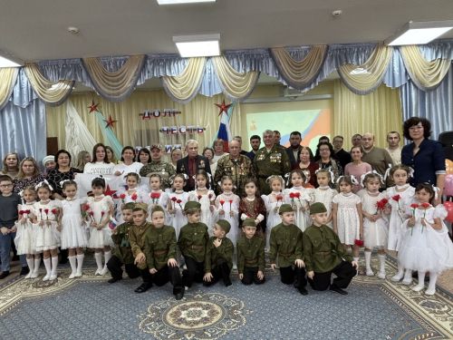 Яшел Үзәннең "Созвездие" 10нчы балалар бакчасында Бөек Җиңүнең 80 еллык юбилеена һәм "Ватанны саклаучылар" елының рәсми ачылышына багышланган чара