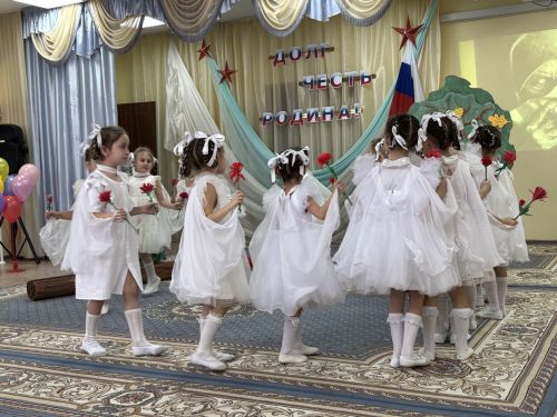 Яшел Үзәннең "Созвездие" 10нчы балалар бакчасында Бөек Җиңүнең 80 еллык юбилеена һәм "Ватанны саклаучылар" елының рәсми ачылышына багышланган чара